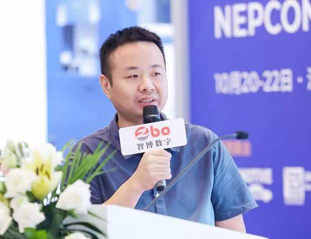 Yo dwe sèvo ki pi fò nan robo sèvis entèlijan